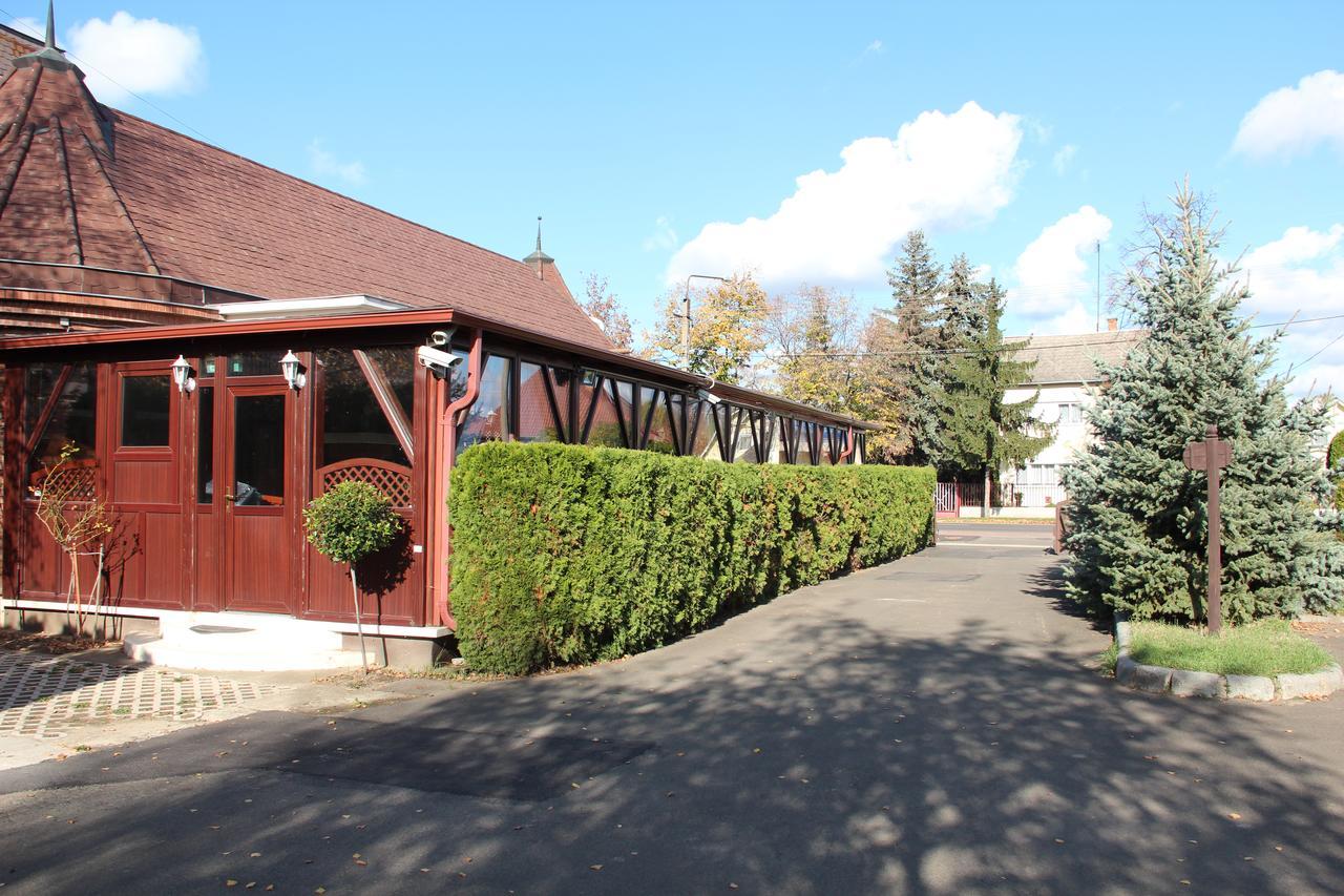 Karikas Hotel Hajdúszoboszló Exterior foto